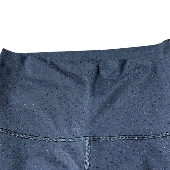 Lululemon women’s black full length textured design fold down leggings - Picture 2 of 3